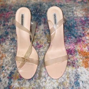 cape Robbin clear strapped heal